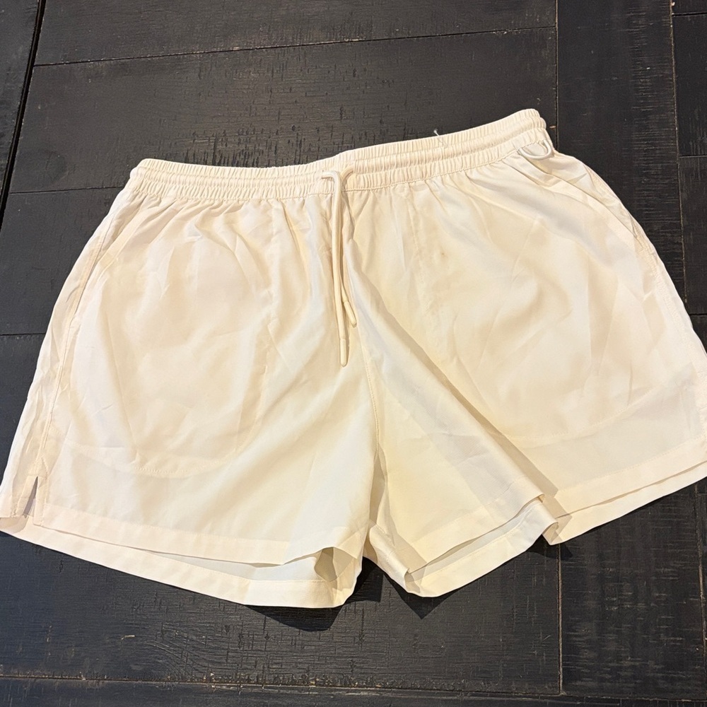 Outdoor Voices Cream Casual Shorts Size Medium Athletic